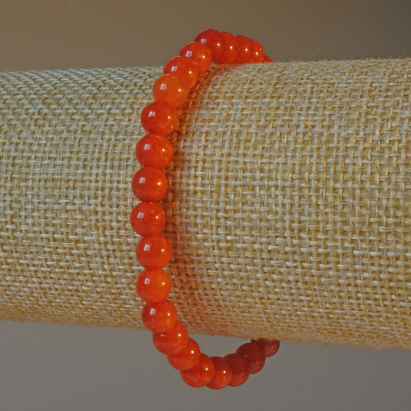 Pulsera de jaspe rojo (prensado) cuentas lisas, diámetro 6 mm +-, longitud 18 cm +- (elástico)