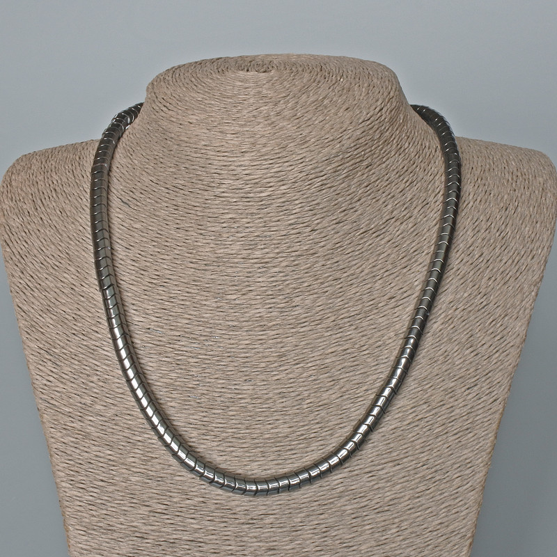 Collar de hematita 'Zigzag', diámetro 6x4 mm ±, longitud 48 cm