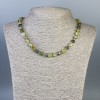 Collar de grossularita verde, facetado 7×7 mm, longitud 51 cm