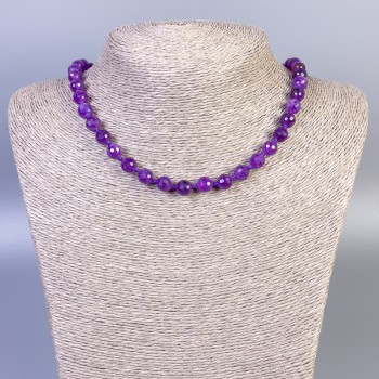 Collar de sugilita facetada, bolitas de 8 mm, longitud 45 cm ±, con cierre