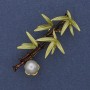 Broche-colgante Bambú con Perla esmaltada, 27×49 mm ± metal dorado
