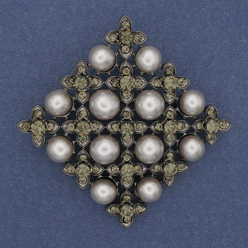 Broche-colgante Rombo Mallorca, plateado con strass 56 mm+