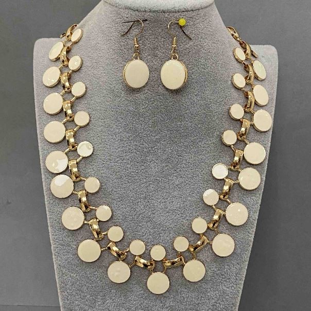 Conjunto de collar y pendientes con esmalte blanco, longitud 48 cm+