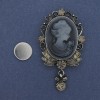 Broche magnético Cameo Dama con strass, metal argentado, 85×35 mm +