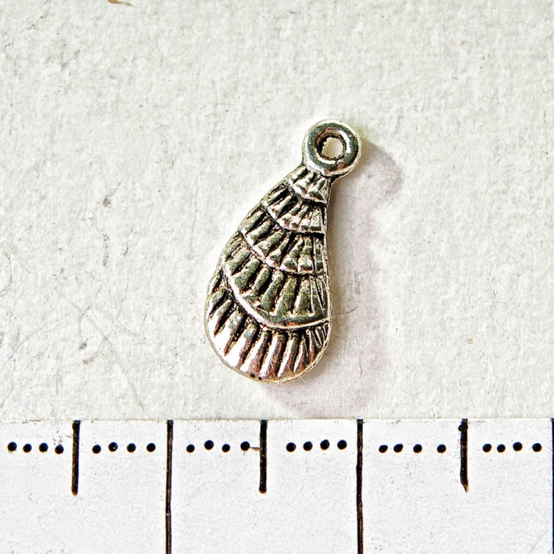 Accesorio Colgante Concha 15×6 mm, presentación 20 g, ±28 piezas