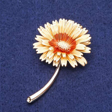 Broche Flor Margarita de metal dorado 54x34 mm+