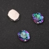 Precio por unidad / 10 uds. Cristal cosido en garra ovalado 8×10 mm verde-frambuesa