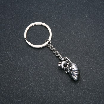 Llavero "Corazón", diámetro 27×13 mm, longitud 8 cm, acabado plateado