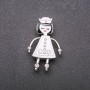 Broche de Enfermera con esmalte blanco, metal plateado, 42×26 mm