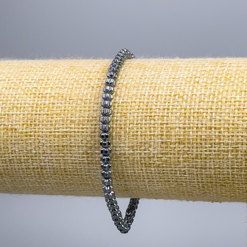 Pulsera de hematita «Flor», diámetro 4×3 mm, longitud 18 cm (elástico)