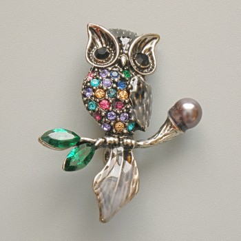 Broche colgante búho negro y gris esmaltado, strass multicolor, cuenta negra, metal plateado 31×38 mm